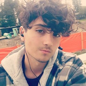 Meet your Posher, Ethan